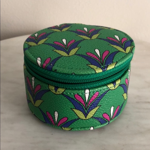 Vera Bradley Emerald Travel Jewelry Case - Picture 2 of 3